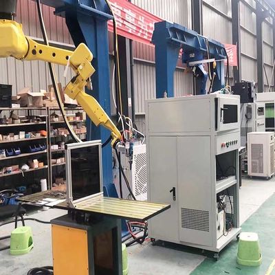 Raycus Laser Source 6 Axis 3D Robot Laser Cutter gebruik voor glasvezelhelm, koolstofvezelhelm,Kevlar enz.